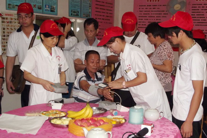 献爱心活动（四）